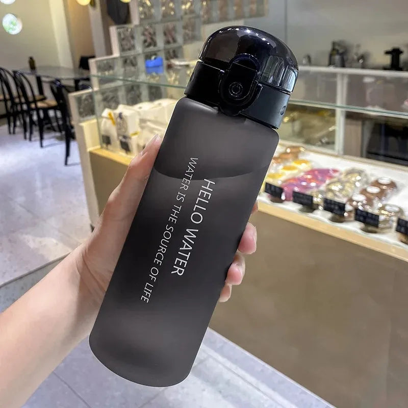 “Hello Water” Sports Bottle with Safety Cap and Handle — 780ml